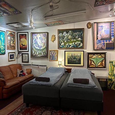 Brimarsbrú sleep inn-art Gallery Njarthvik Buitenkant foto